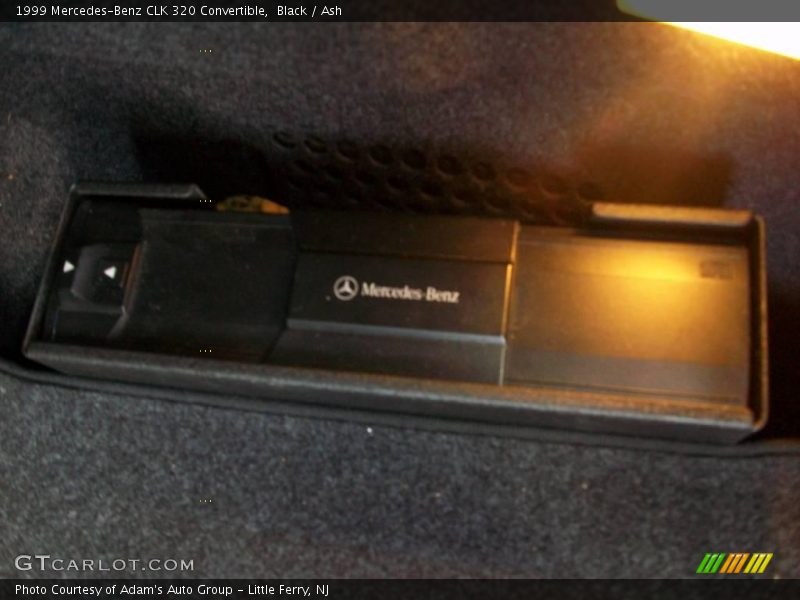 Black / Ash 1999 Mercedes-Benz CLK 320 Convertible