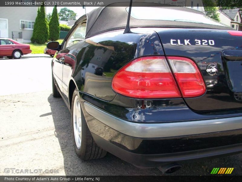 Black / Ash 1999 Mercedes-Benz CLK 320 Convertible