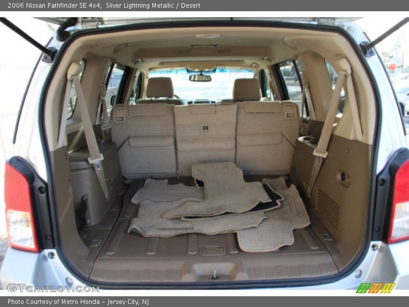 Silver Lightning Metallic / Desert 2006 Nissan Pathfinder SE 4x4