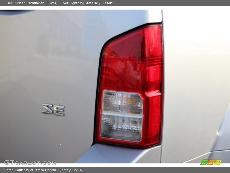 Silver Lightning Metallic / Desert 2006 Nissan Pathfinder SE 4x4