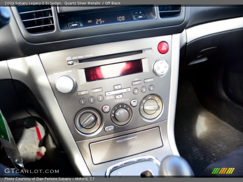 Quartz Silver Metallic / Off Black 2009 Subaru Legacy 2.5i Sedan
