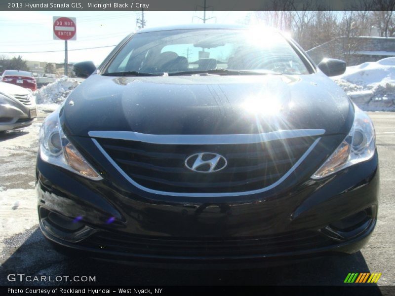 Midnight Black / Gray 2013 Hyundai Sonata GLS