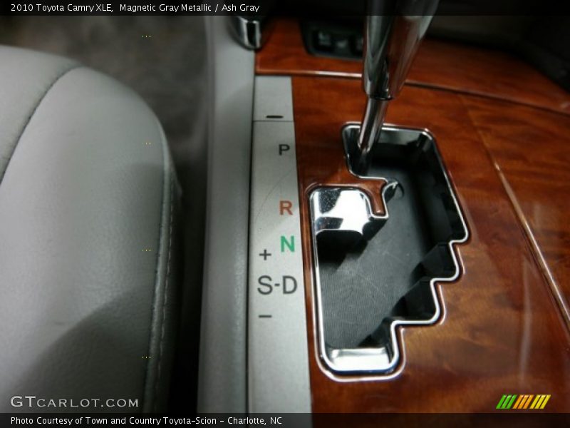Magnetic Gray Metallic / Ash Gray 2010 Toyota Camry XLE