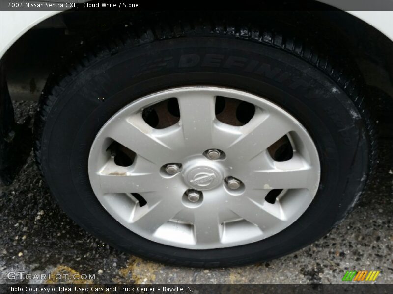 Cloud White / Stone 2002 Nissan Sentra GXE