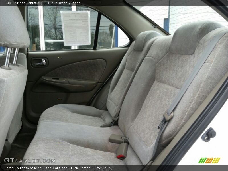 Cloud White / Stone 2002 Nissan Sentra GXE