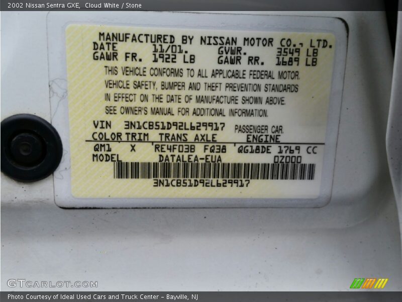 Cloud White / Stone 2002 Nissan Sentra GXE