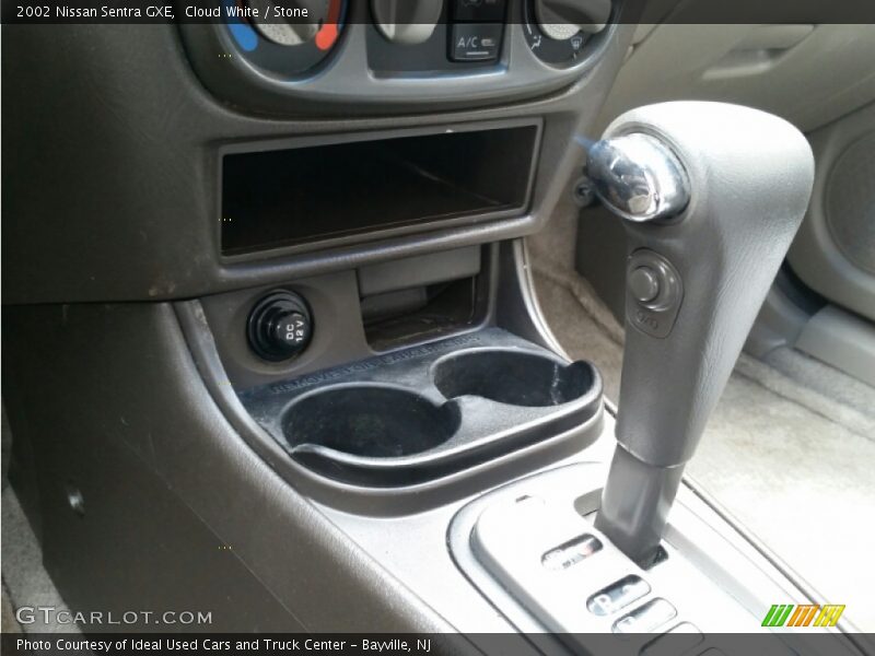 Cloud White / Stone 2002 Nissan Sentra GXE
