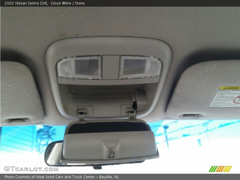 Cloud White / Stone 2002 Nissan Sentra GXE