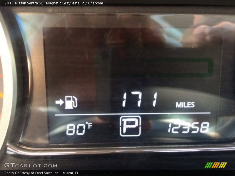 Magnetic Gray Metallic / Charcoal 2013 Nissan Sentra SL