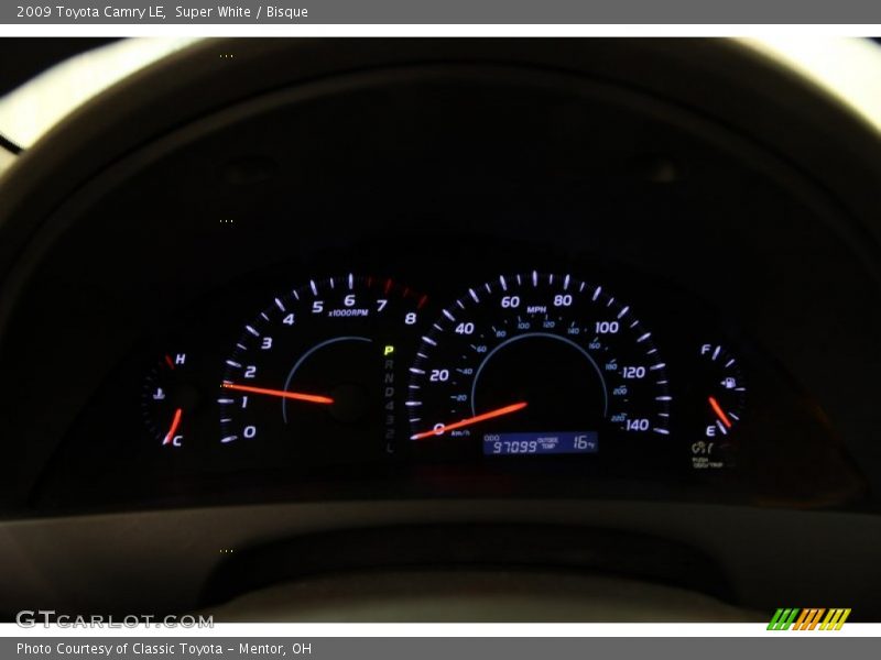 Super White / Bisque 2009 Toyota Camry LE