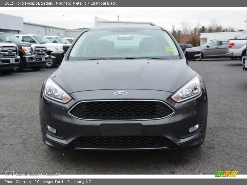 Magnetic Metallic / Charcoal Black 2015 Ford Focus SE Sedan