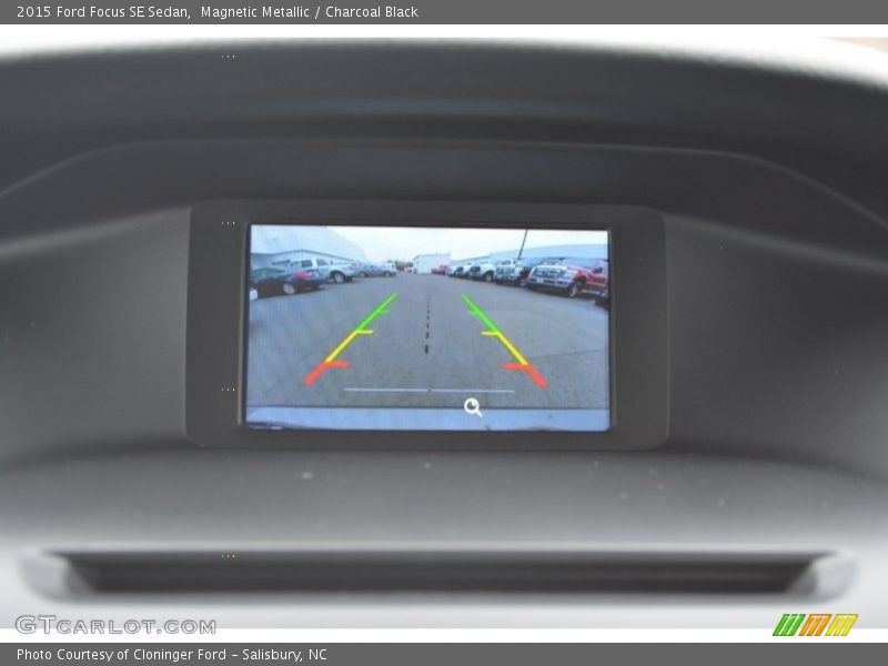 Magnetic Metallic / Charcoal Black 2015 Ford Focus SE Sedan