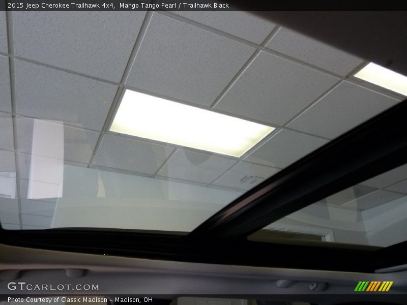 Mango Tango Pearl / Trailhawk Black 2015 Jeep Cherokee Trailhawk 4x4