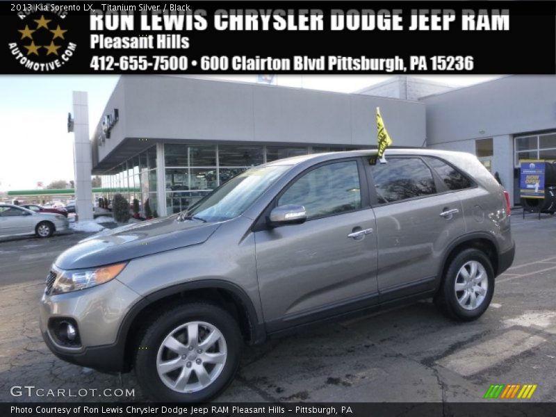 Titanium Silver / Black 2013 Kia Sorento LX