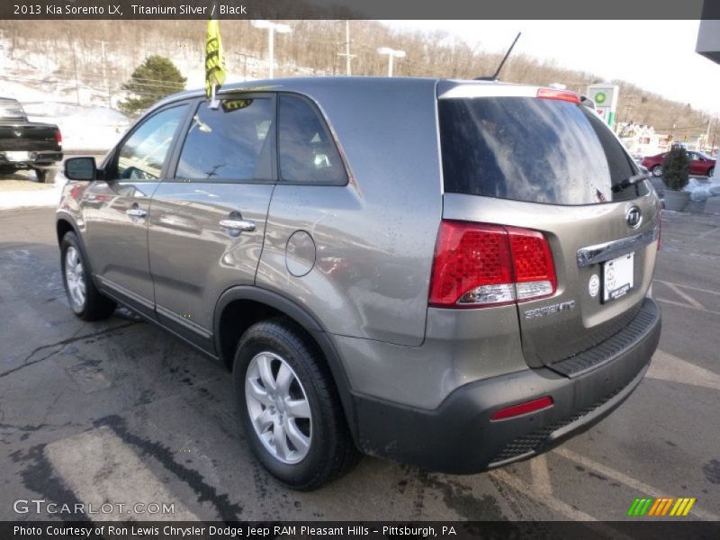 Titanium Silver / Black 2013 Kia Sorento LX