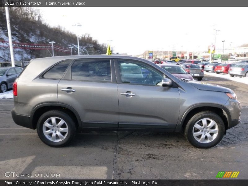 Titanium Silver / Black 2013 Kia Sorento LX