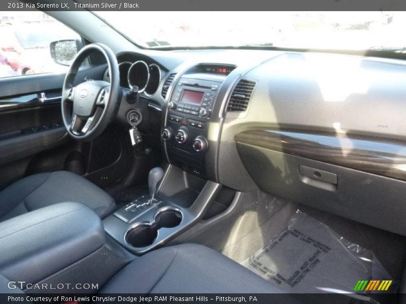 Titanium Silver / Black 2013 Kia Sorento LX