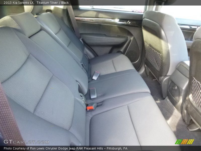 Titanium Silver / Black 2013 Kia Sorento LX
