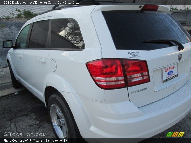 White Gold / Dark Slate Gray 2010 Dodge Journey SE