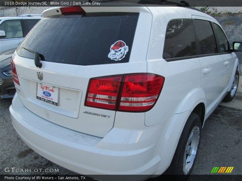 White Gold / Dark Slate Gray 2010 Dodge Journey SE