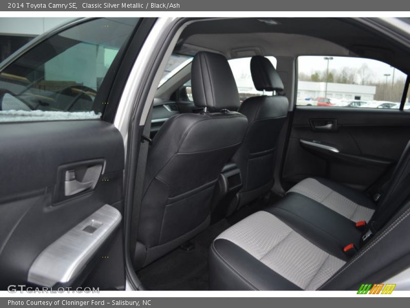 Classic Silver Metallic / Black/Ash 2014 Toyota Camry SE