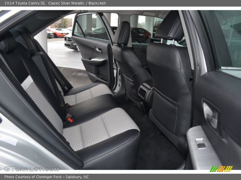 Classic Silver Metallic / Black/Ash 2014 Toyota Camry SE