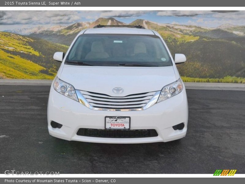 Super White / Ash 2015 Toyota Sienna LE