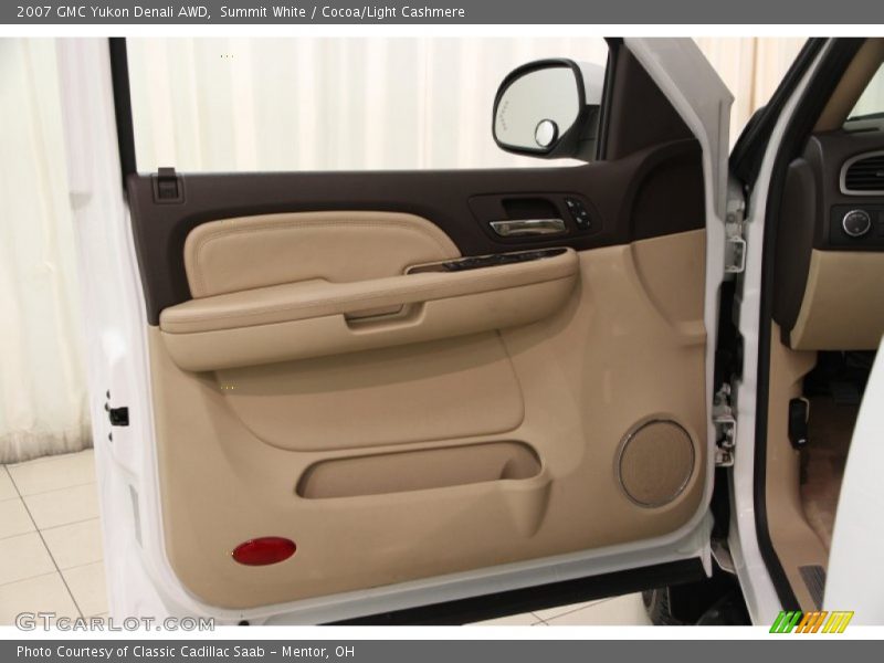 Door Panel of 2007 Yukon Denali AWD