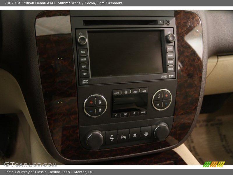 Controls of 2007 Yukon Denali AWD