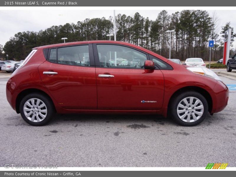 Cayenne Red / Black 2015 Nissan LEAF S