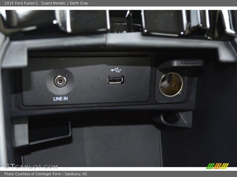 Guard Metallic / Earth Gray 2015 Ford Fusion S