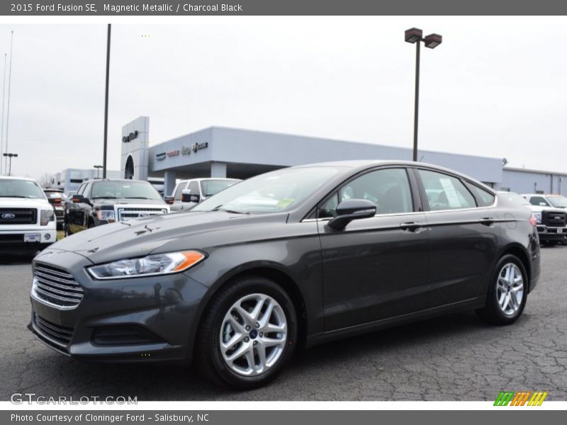 Magnetic Metallic / Charcoal Black 2015 Ford Fusion SE