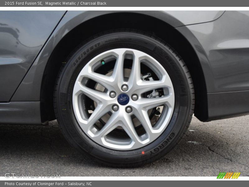 Magnetic Metallic / Charcoal Black 2015 Ford Fusion SE