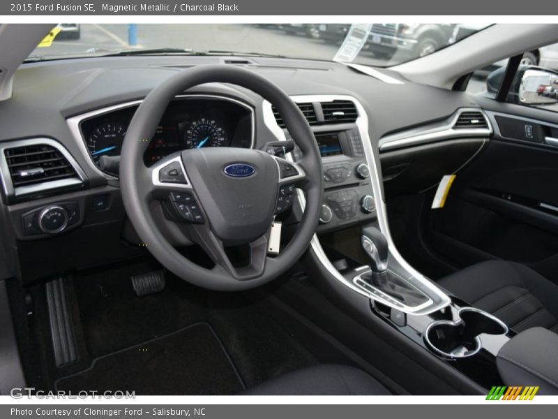 Magnetic Metallic / Charcoal Black 2015 Ford Fusion SE