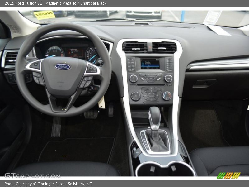 Magnetic Metallic / Charcoal Black 2015 Ford Fusion SE
