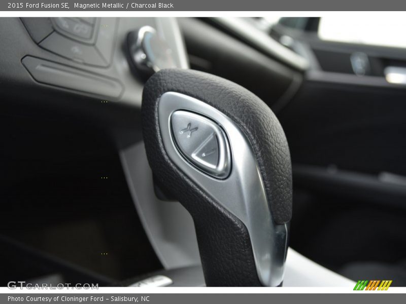 Magnetic Metallic / Charcoal Black 2015 Ford Fusion SE