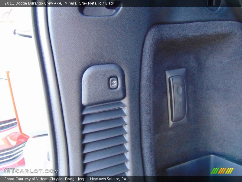 Mineral Gray Metallic / Black 2011 Dodge Durango Crew 4x4