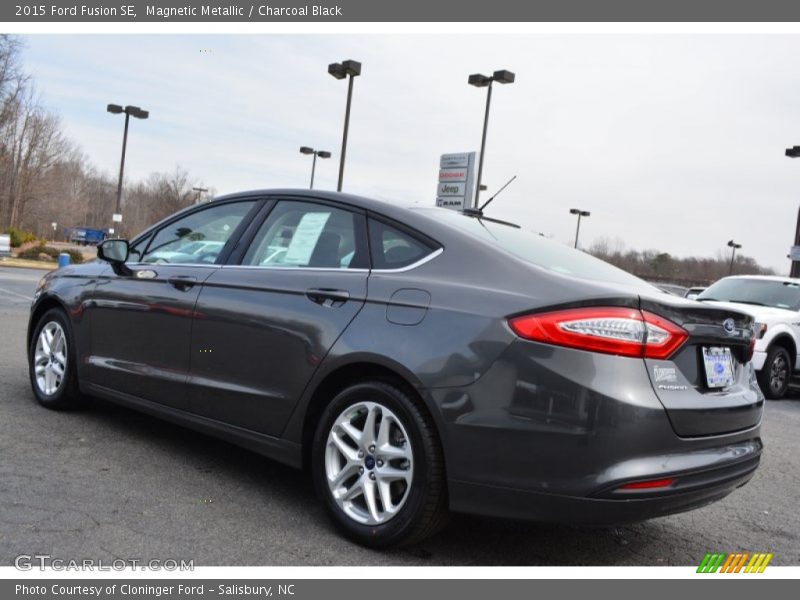 Magnetic Metallic / Charcoal Black 2015 Ford Fusion SE
