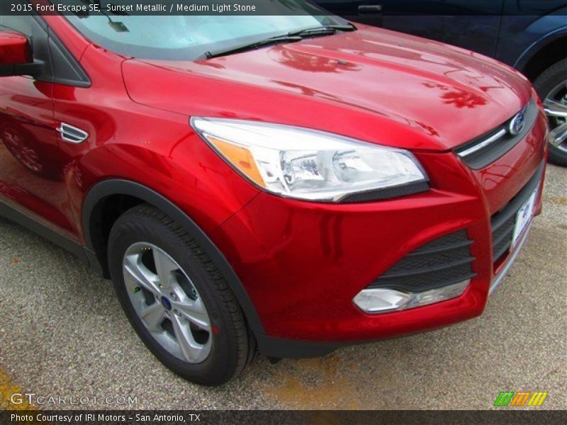 Sunset Metallic / Medium Light Stone 2015 Ford Escape SE