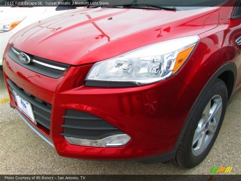 Sunset Metallic / Medium Light Stone 2015 Ford Escape SE