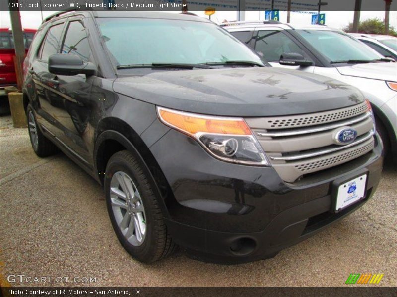 Tuxedo Black / Medium Light Stone 2015 Ford Explorer FWD
