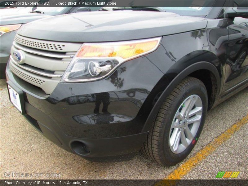 Tuxedo Black / Medium Light Stone 2015 Ford Explorer FWD