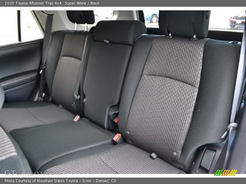 Super White / Black 2015 Toyota 4Runner Trail 4x4