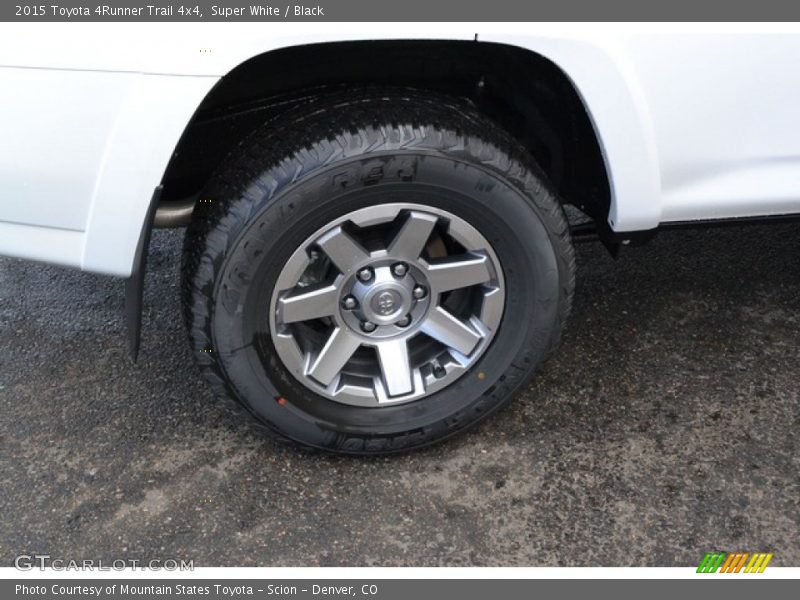 Super White / Black 2015 Toyota 4Runner Trail 4x4