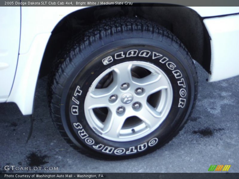 Bright White / Medium Slate Gray 2005 Dodge Dakota SLT Club Cab 4x4