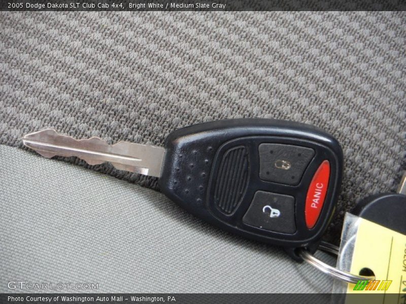 Bright White / Medium Slate Gray 2005 Dodge Dakota SLT Club Cab 4x4