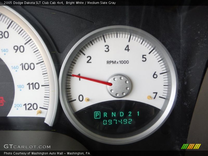 Bright White / Medium Slate Gray 2005 Dodge Dakota SLT Club Cab 4x4