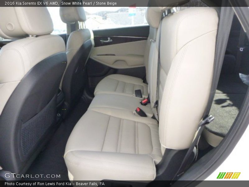 Rear Seat of 2016 Sorento EX V6 AWD