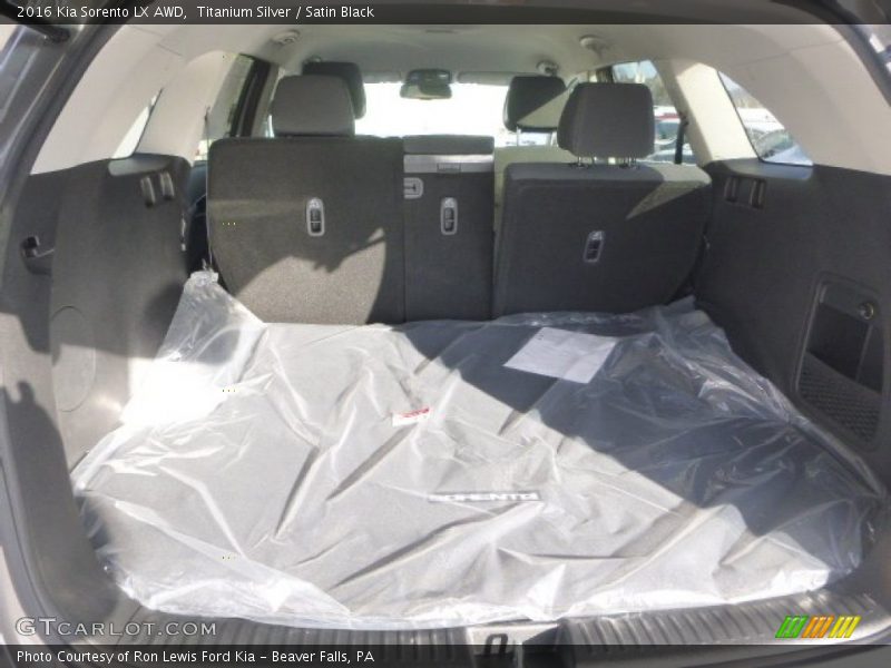  2016 Sorento LX AWD Trunk