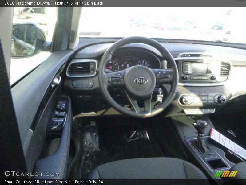 Titanium Silver / Satin Black 2016 Kia Sorento LX AWD